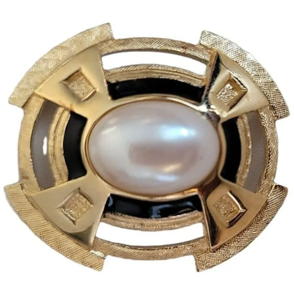 Richelieu gold tone